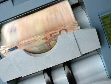 Еврозоната навлезе в дефлация за първи път от четири години