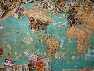 Светът е изправен на ръба на валутна война