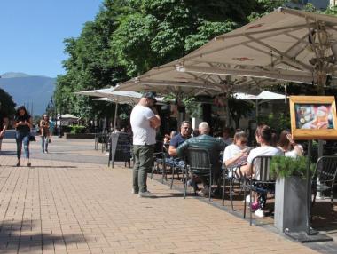 Избегнахме двуцифрен спад, но харчене без реформи не може да продължава дълго