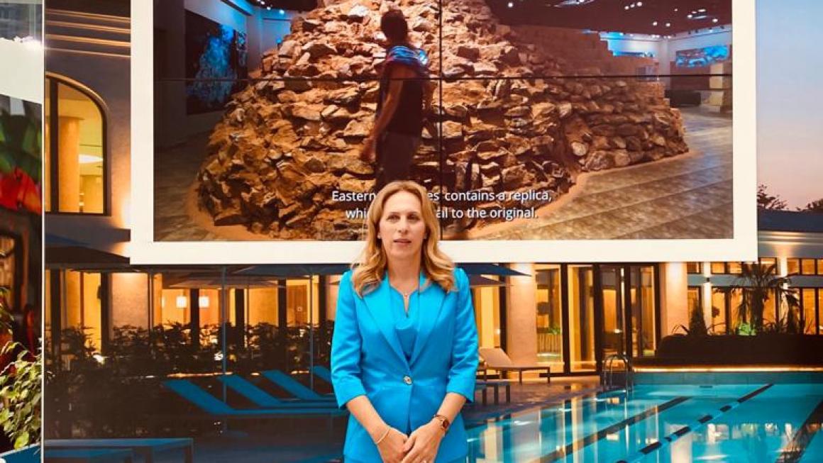 Галерия :: Снимка 1 :: Николова отиде да рекламира българския туризъм в Русия }