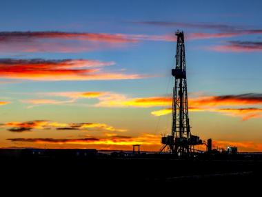 Петролните цени сринаха финансите на Кувейт