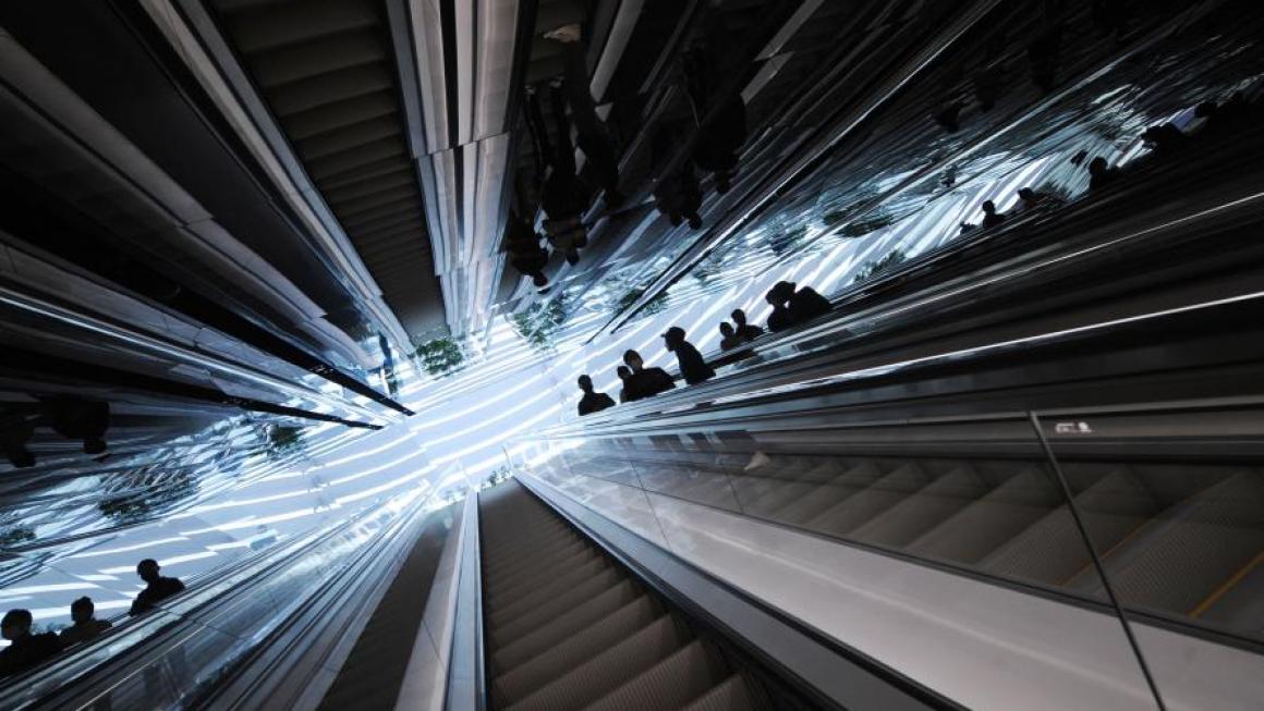 Галерия :: Снимка 2 :: Да надникнем в новия футуристичен магазин на Apple }