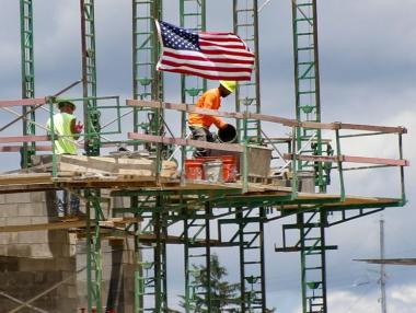 Новите безработни в САЩ продължават да са много