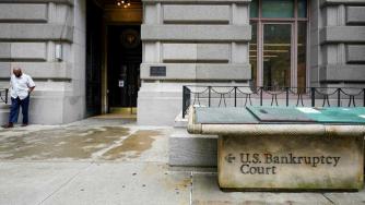 Dow Jones изгуби над 400 пункта след нова разпродажба на технологичните акции