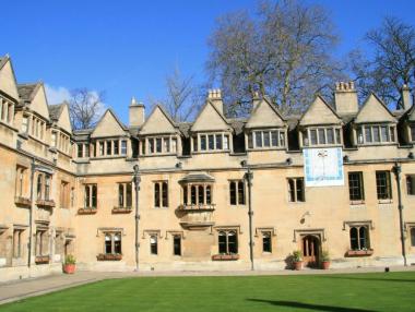 Великобритания представи новите правила за чуждестранни студенти