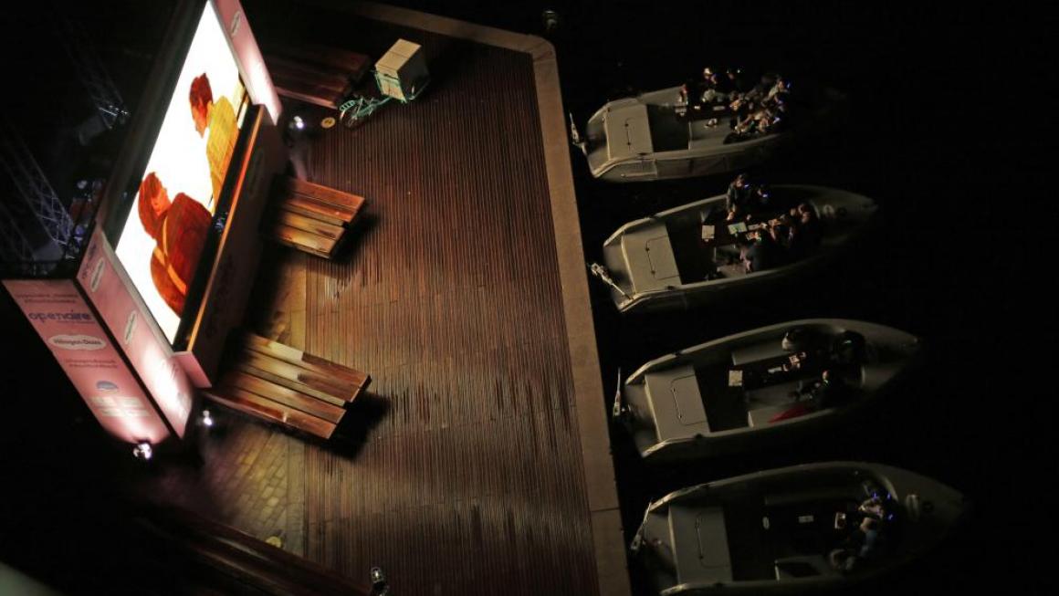 Галерия :: Снимка 0 :: Лондон също откри своето „плаващо“ кино (снимки)}