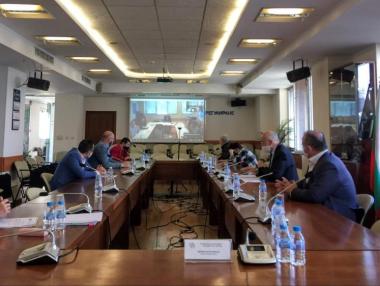 КЕВР се надява министърът да не бави повече цената на газа