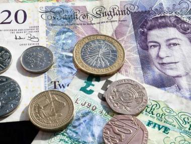 Паундът отскочи след успеха на Джонсън в парламента