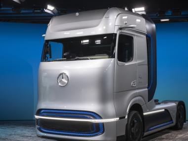Daimler Trucks показа водородния си камион