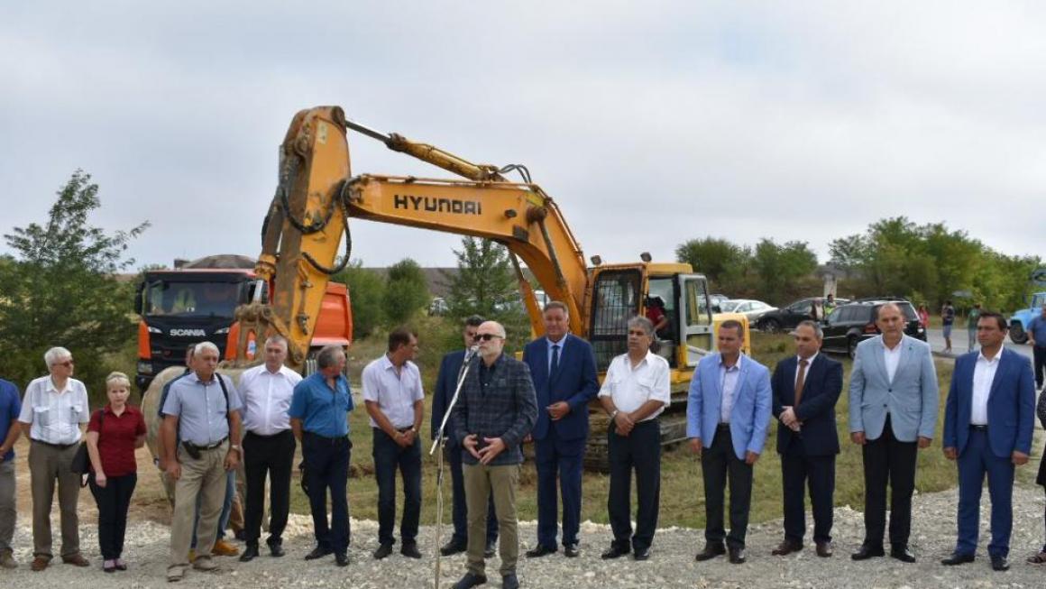 Галерия :: Снимка 0 :: Най-накрая започна дългоочакваният ремонт на пътя Русе – Кубрат }