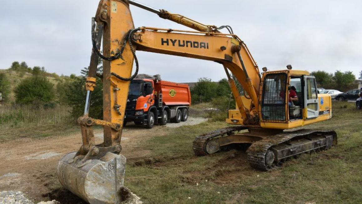 Галерия :: Снимка 3 :: Най-накрая започна дългоочакваният ремонт на пътя Русе – Кубрат }