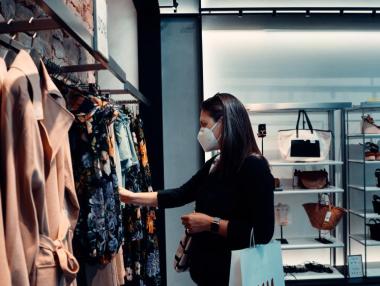 Продажбите на дребно на Острова се възстановиха от кризата