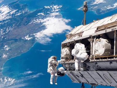 НАСА и Estée Lauder ще заснемат реклама от Космоса 