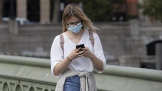 Англия въвежда солени глоби при отказ от карантина 