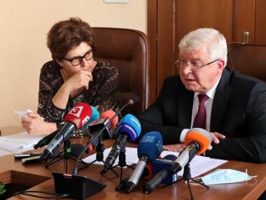 Новият дълг на България - как ще се харчи е основният проблем