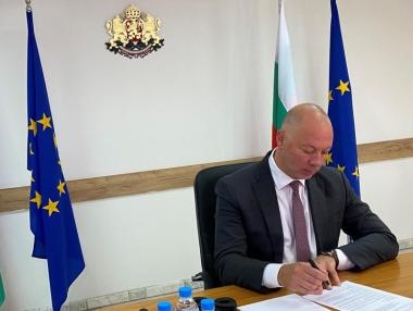 Желязков се похвали с ръст на товарния жп превоз въпреки кризата