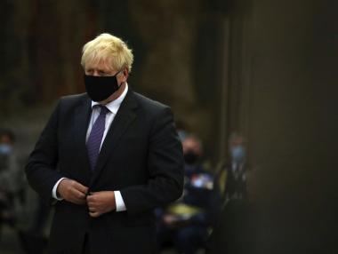 Джонсън ще предложи нови мерки, най-силен удар очакват заведенията