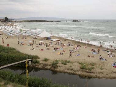 Българският туристически сектор очаква 80% загуби през летния сезон