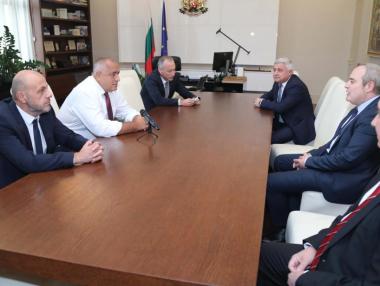 Борисов обеща да вдигне заплатите на университетските преподаватели