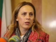 Николова предлага ваучери за ваканция да има и за учениците