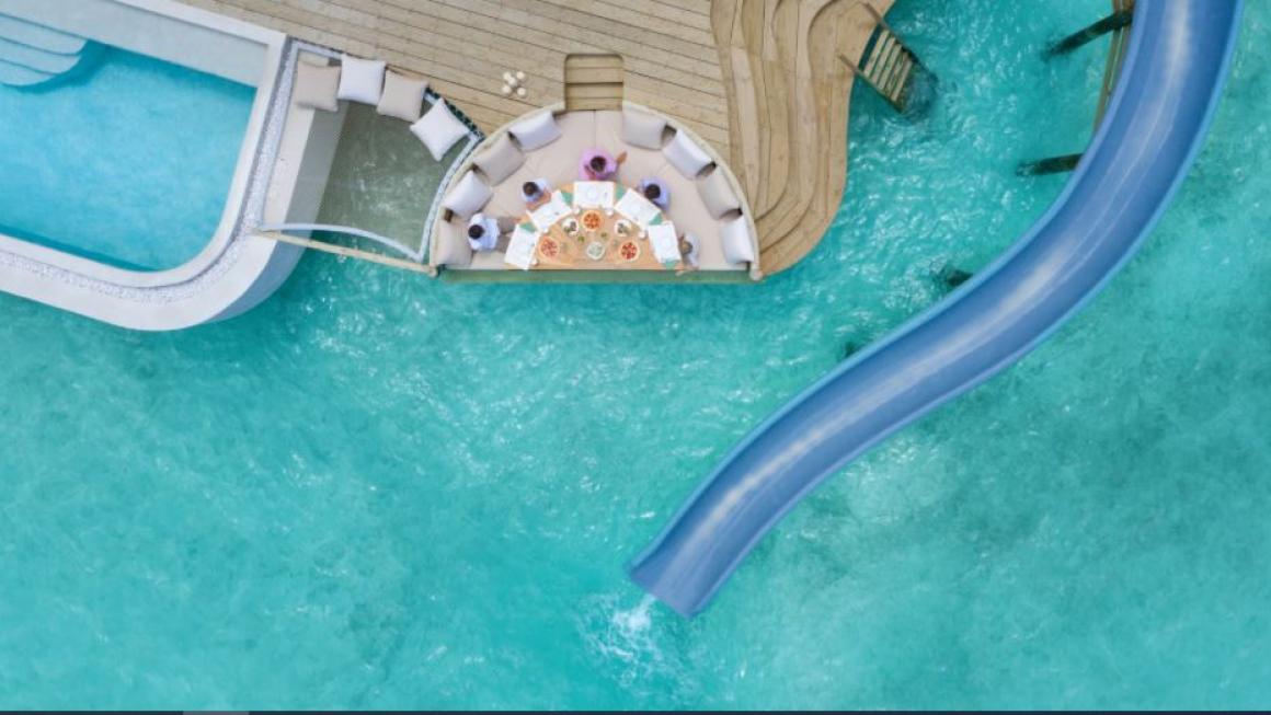 Галерия :: Снимка 2 :: Най-голямата „водна вила“ отвори врати на Малдивите (снимки)}