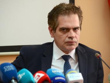 Новият дълг е буфер за плащане на заплати, ако има дефицит