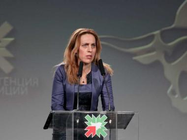 Безплатни чадъри и шезлонги по плажовете може да има и догодина