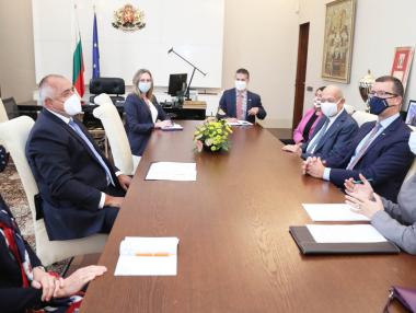 Правителството иска да купи още 8 изтребителя F-16