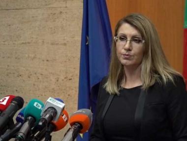 Работата по новата Конституция се замразява