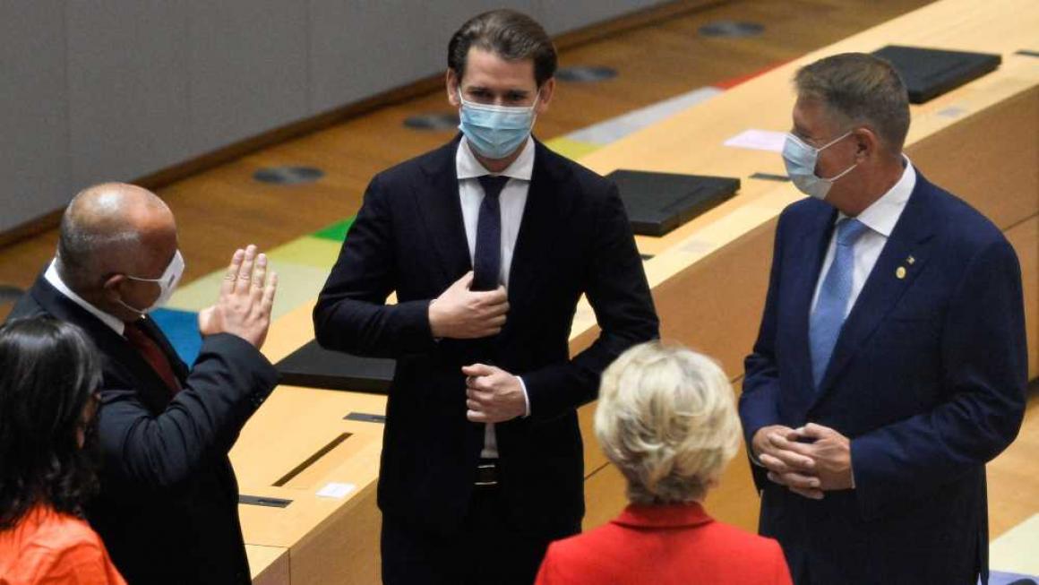 Галерия :: Снимка 1 :: Снимка на деня: Борисов отново козирува на евролидерите}