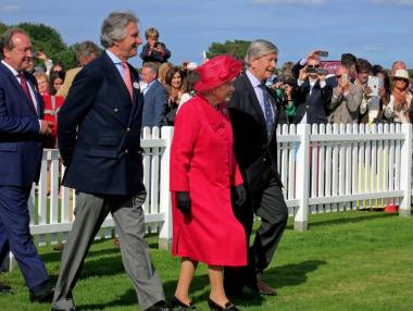 Британското кралско семейство ще трябва да затегне колана