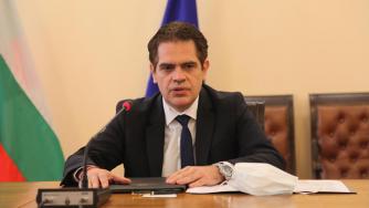 Правителството се надява икономиката да се свие с около 7% през 2020 г.