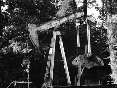 Петролът тръгна нагоре след добрите новини от Белия дом