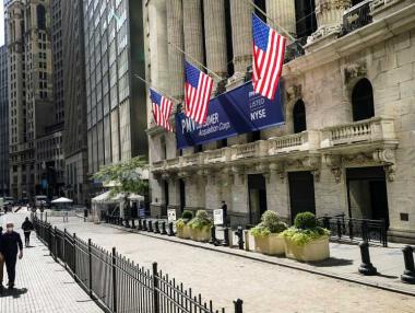 Пазарите си отдъхнаха след оптимизма за здравето на Тръмп