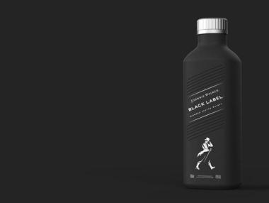 Johnnie Walker ще се предлага в хартиена бутилка