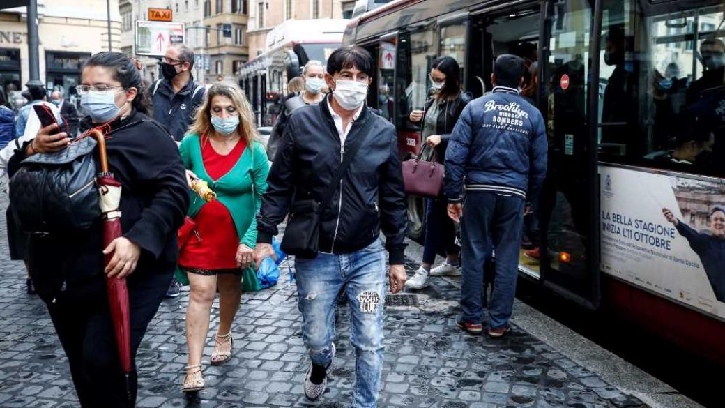 Италия отново направи маските задължителни и на открито