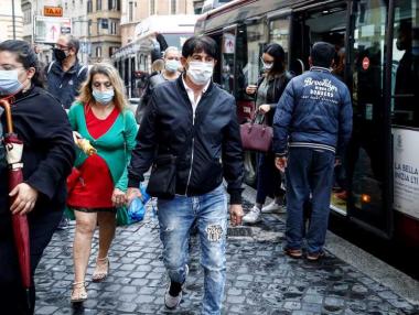 Италия отново направи маските задължителни и на открито