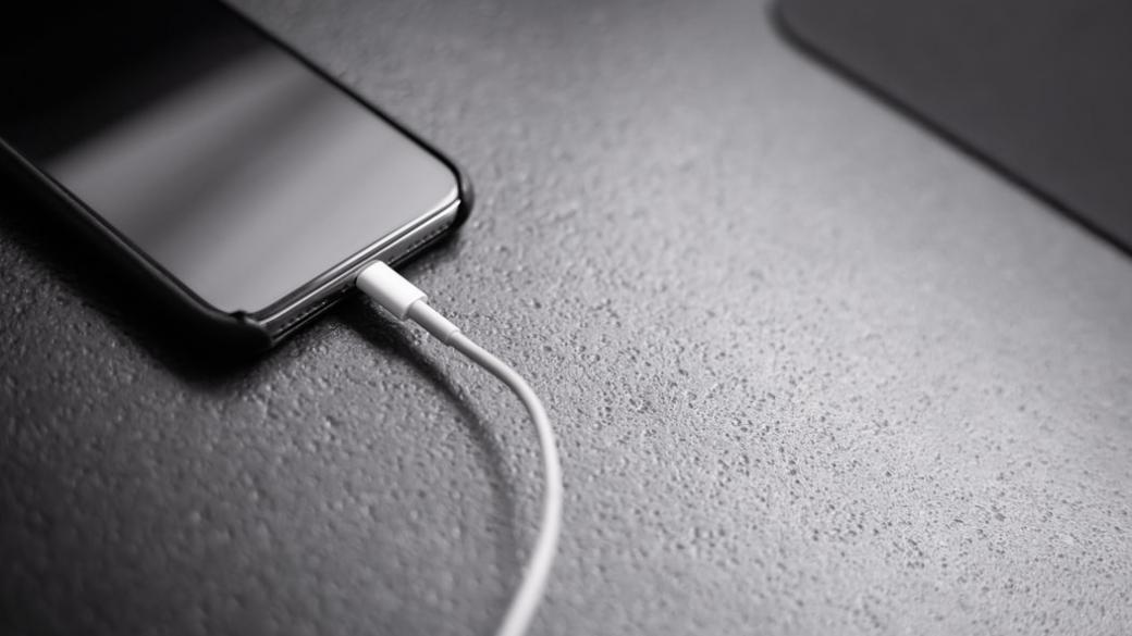 Първата услуга за наем на батерии SmartBox си партнира с Vivacom