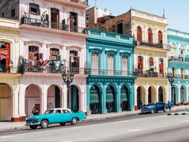 Куба отваря границите си за туристи след половин година блокада