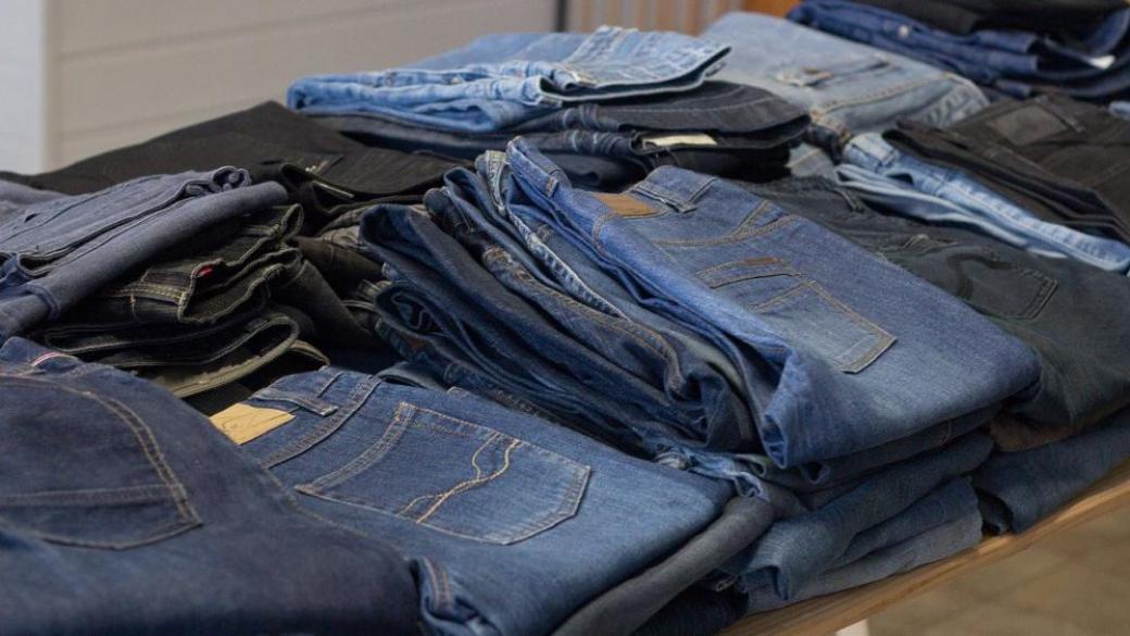 Кризата засегна и продажбите на дрехи втора употреба в България