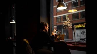 Емблематичните британски пъбове се превърнаха в офиси