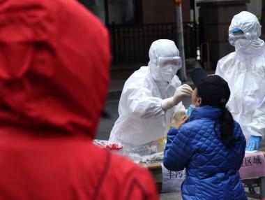 След 12 случая с коронавирус Китай ще тества цял 9-милионен град