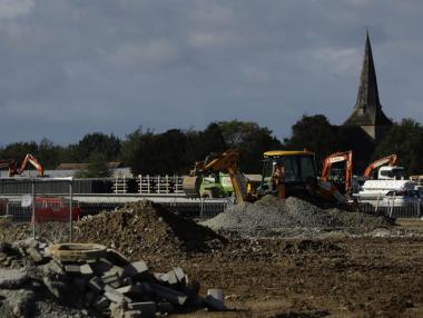 Английски села се събудиха като новата граница на Brexit (снимки)