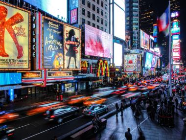 Театрите на Бродуей ще останат затворени поне до 30 май