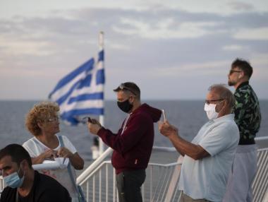 Гърция пак удължава изискването за PCR тестове