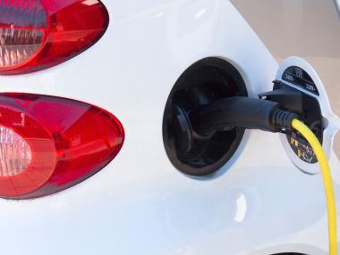 Франция субсидира с €1000 покупката на употребяван електромобил