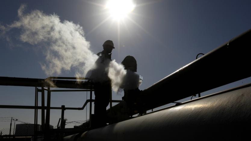Цените на петрола падат заради опасения за слабо търсене
