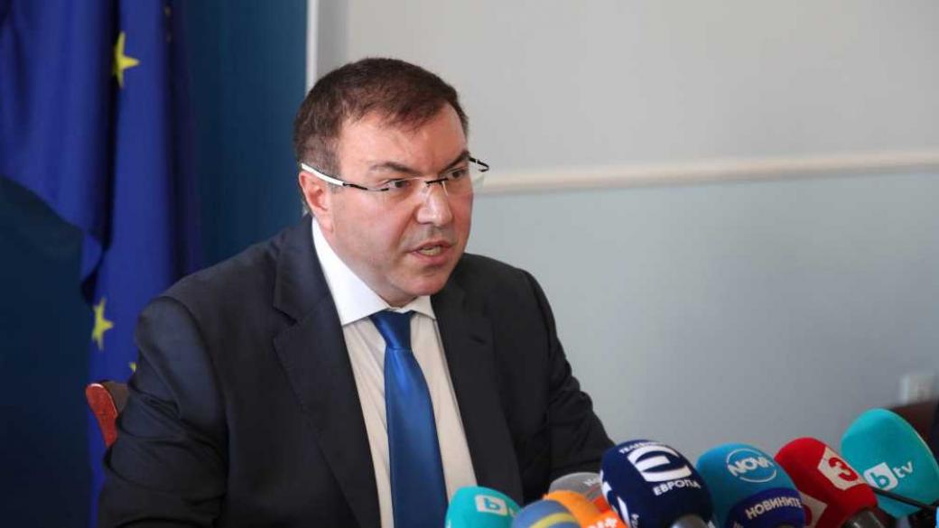 Здравният министър призова да не се пътува до Благоевград и Търговище