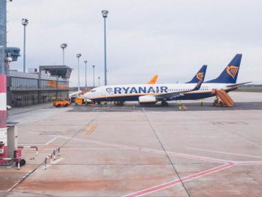 Ryanair съкращава допълнително зимното си разписание