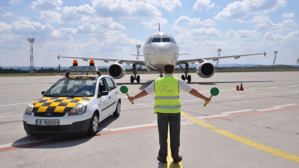 Пътниците през летищата в Бургас и Варна са намалели със 75.6%